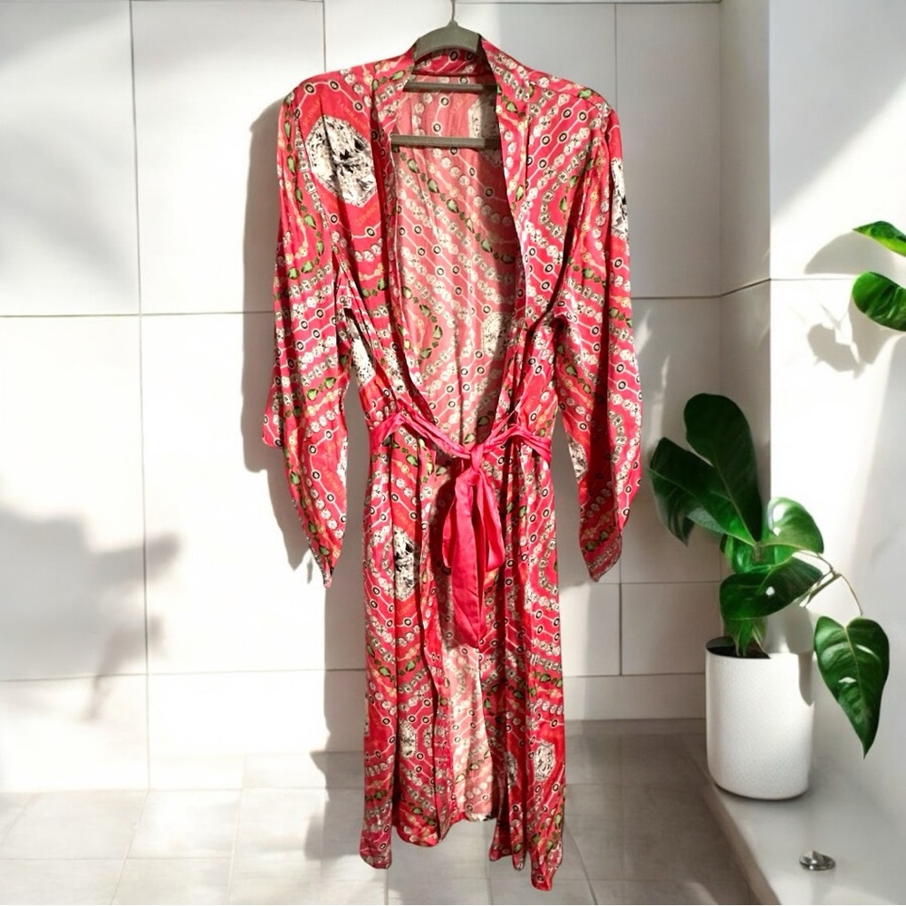 Lorraine Schwartz Women Jewelry Designer Diamond Print Fashion Silky Robe